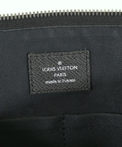 LOUIS VUITTON Shoulder bags