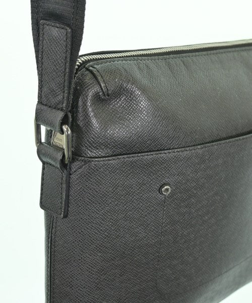 LOUIS VUITTON Shoulder bags