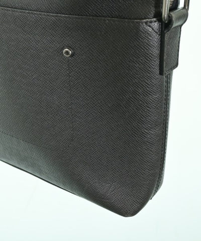 LOUIS VUITTON Shoulder bags