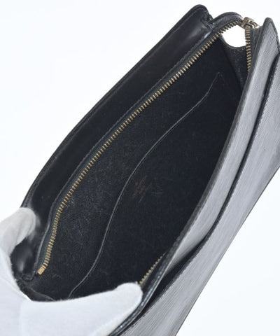 LOUIS VUITTON Clutches