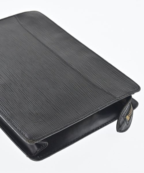 LOUIS VUITTON Clutches