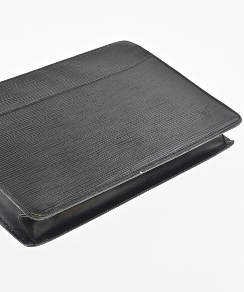 LOUIS VUITTON Clutches