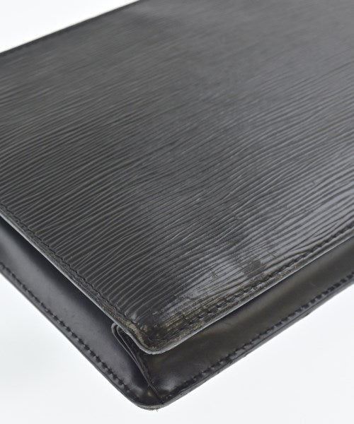 LOUIS VUITTON Clutches