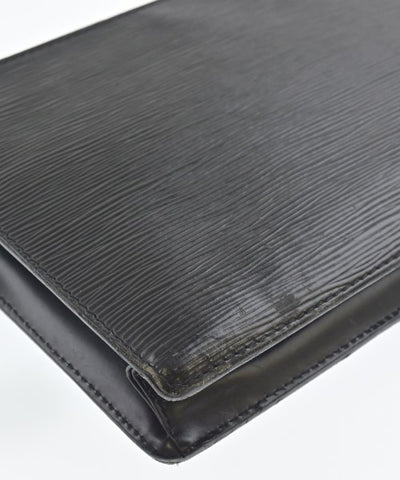 LOUIS VUITTON Clutches