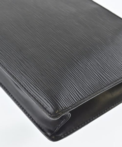 LOUIS VUITTON Clutches