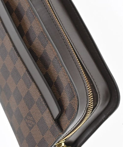 LOUIS VUITTON Clutches