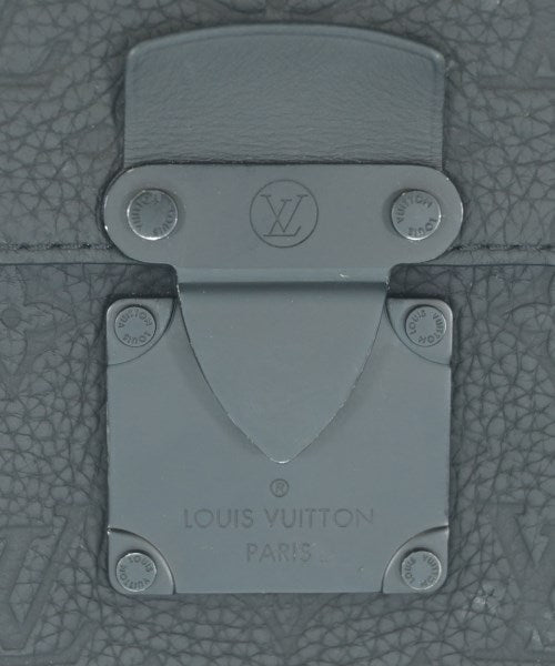 LOUIS VUITTON Shoulder bags
