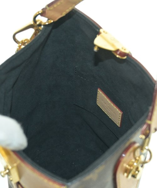 LOUIS VUITTON Shoulder bags