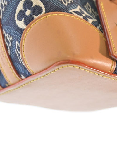 LOUIS VUITTON Shoulder bags