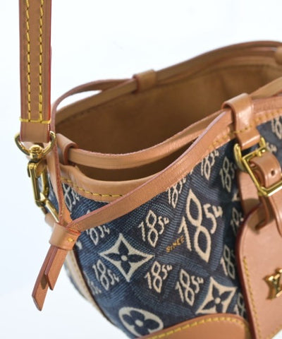 LOUIS VUITTON Shoulder bags