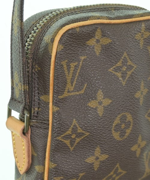 LOUIS VUITTON Shoulder bags
