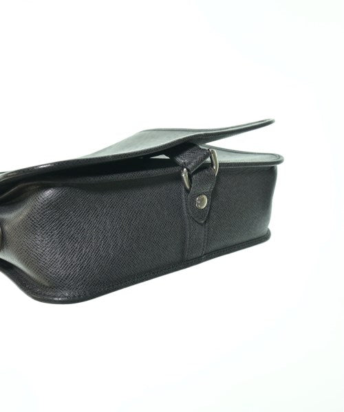 LOUIS VUITTON Shoulder bags