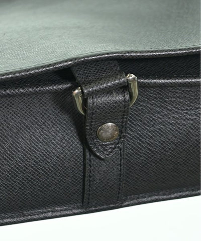 LOUIS VUITTON Shoulder bags