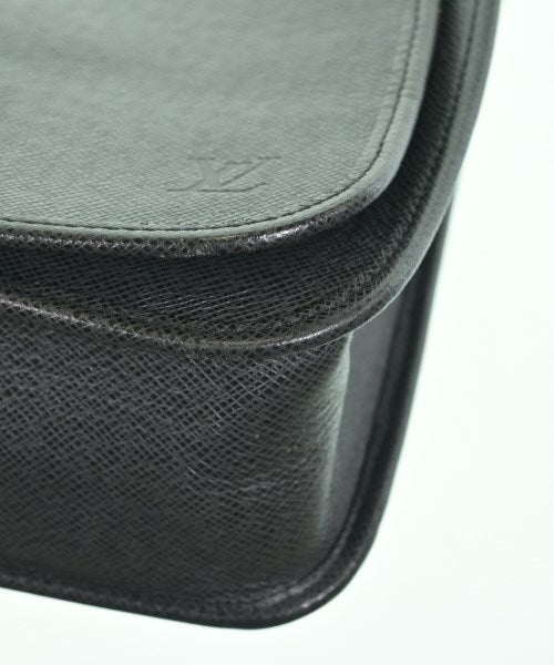 LOUIS VUITTON Shoulder bags