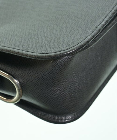 LOUIS VUITTON Shoulder bags