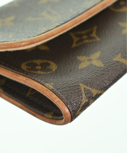 LOUIS VUITTON Shoulder bags