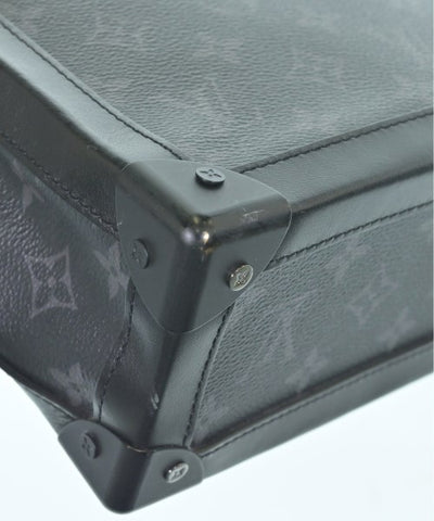 LOUIS VUITTON Shoulder bags