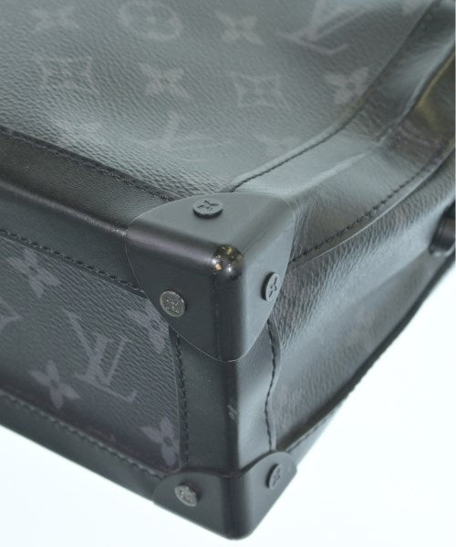 LOUIS VUITTON Shoulder bags
