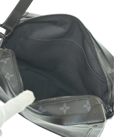 LOUIS VUITTON Shoulder bags