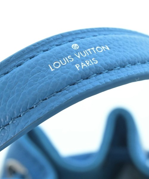 LOUIS VUITTON Shoulder bags