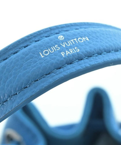 LOUIS VUITTON Shoulder bags