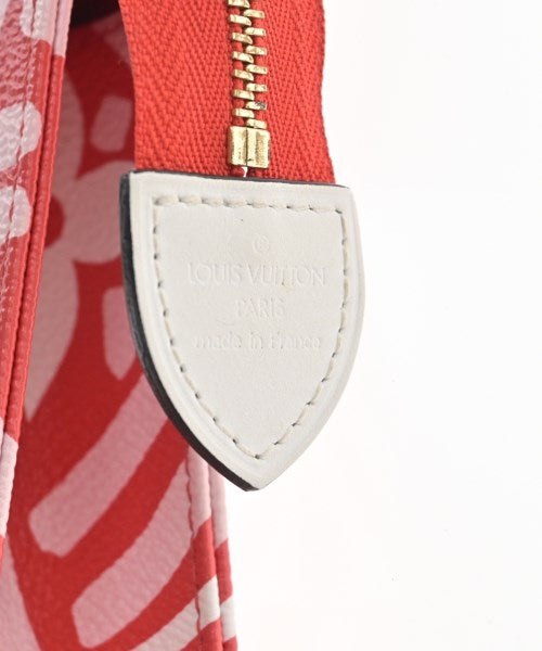 LOUIS VUITTON Clutches