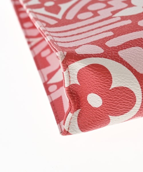 LOUIS VUITTON Clutches