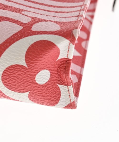 LOUIS VUITTON Clutches