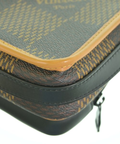 LOUIS VUITTON Shoulder bags