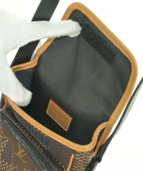 LOUIS VUITTON Shoulder bags