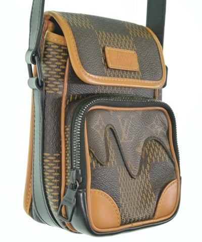 LOUIS VUITTON Shoulder bags