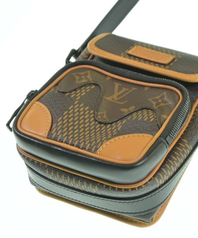 LOUIS VUITTON Shoulder bags