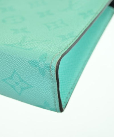 LOUIS VUITTON Shoulder bags