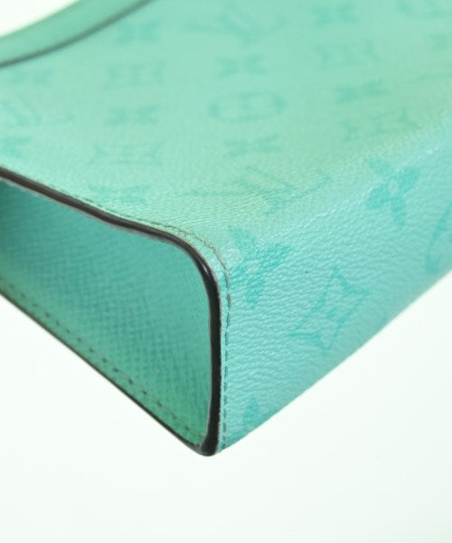 LOUIS VUITTON Shoulder bags