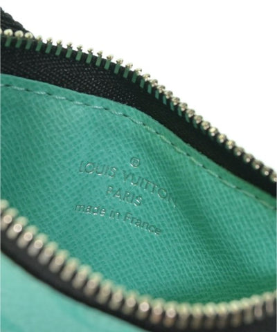 LOUIS VUITTON Shoulder bags