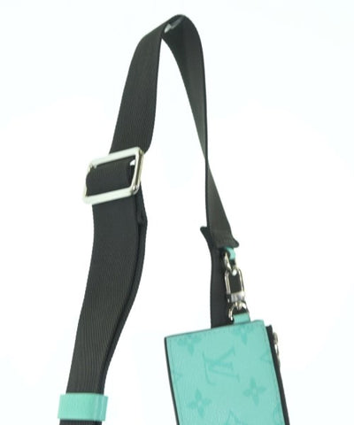 LOUIS VUITTON Shoulder bags