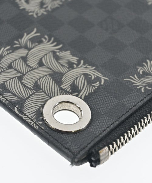 LOUIS VUITTON Clutches