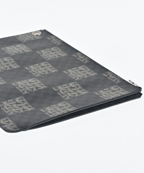 LOUIS VUITTON Clutches