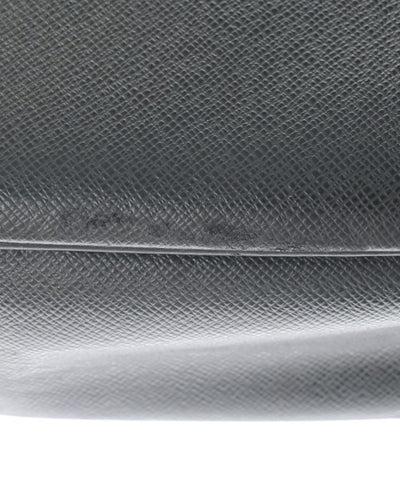 LOUIS VUITTON Shoulder bags