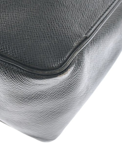 LOUIS VUITTON Shoulder bags