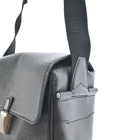 LOUIS VUITTON Shoulder bags