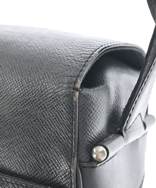 LOUIS VUITTON Shoulder bags