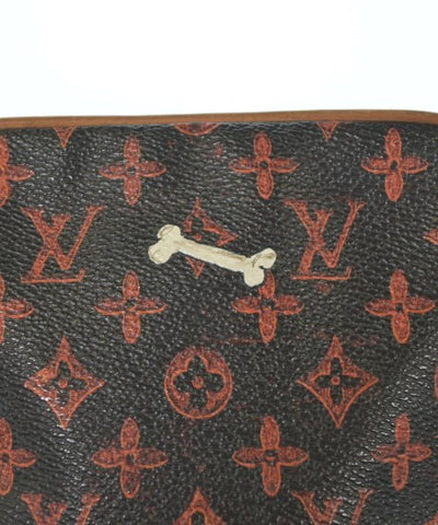 LOUIS VUITTON Shoulder bags