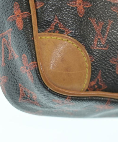 LOUIS VUITTON Shoulder bags
