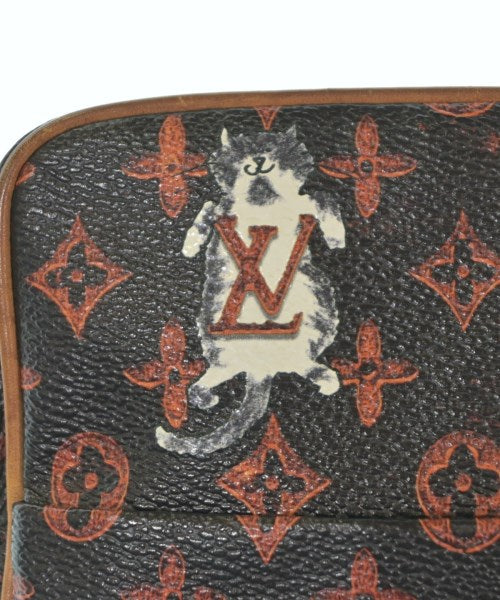 LOUIS VUITTON Shoulder bags