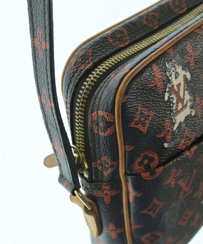 LOUIS VUITTON Shoulder bags