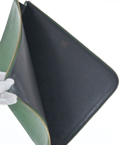 LOUIS VUITTON Clutches