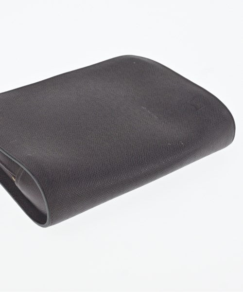 LOUIS VUITTON Clutches