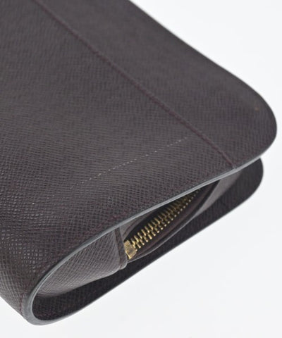 LOUIS VUITTON Clutches