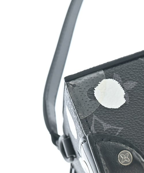 LOUIS VUITTON Shoulder bags